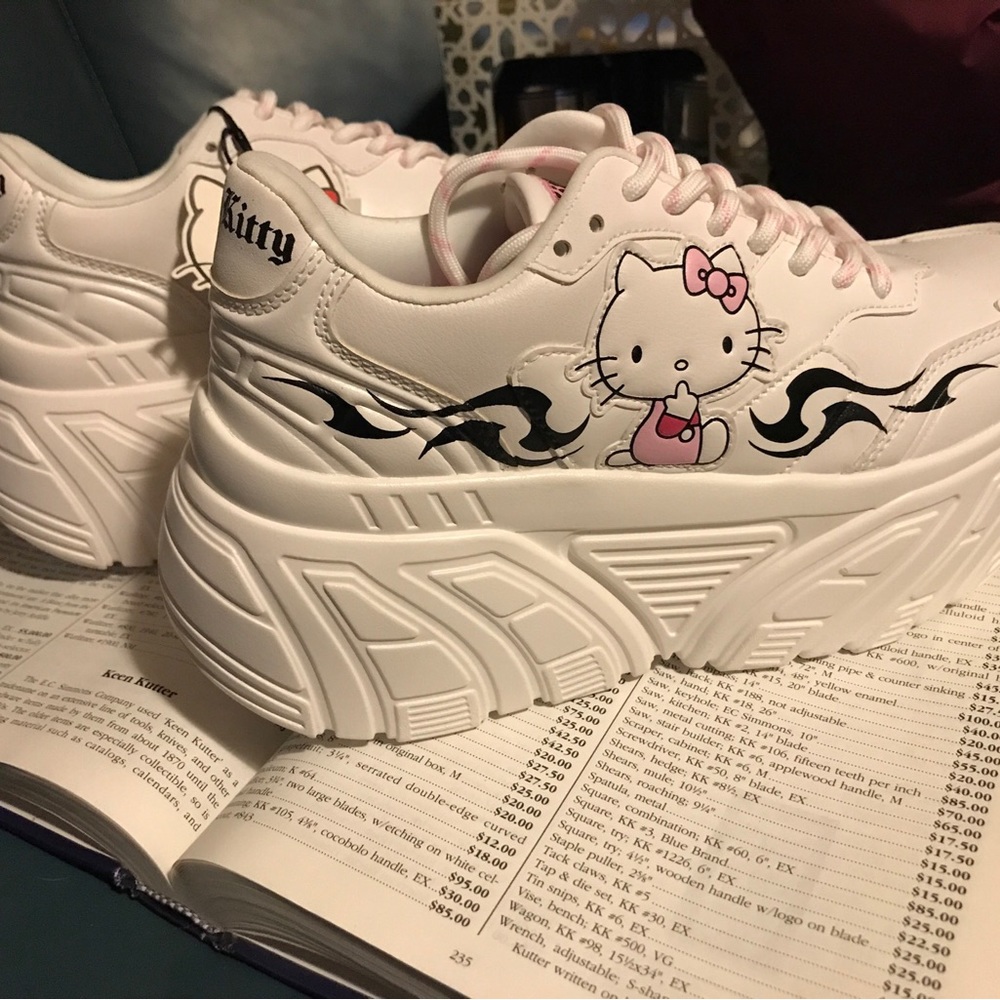 Bershka hello kitty platforms